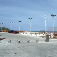 Litoželezne bitve, ki so jih ob obnovi odstranili, so zdaj svoje mesto dobile ob zapornici 