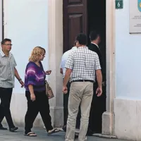 Hišni preiskavi je prisostvoval tudi vodja urada za okolje in prostor Georgi Bangiev (prvi z leve)