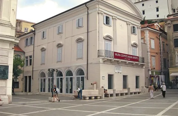 Novi najemnik napoveduje, da bo mestna kavarna tudi prizorišče kavarniških glasbenih večerov