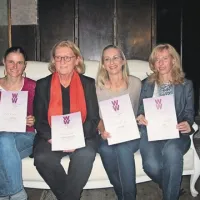 Brike so nagradile štiri promotorke vin in vinske kulture (z leve): Stašo Cafuta Trček, Miro Šemič, Uršo Cvilak in Darjo Zemljič