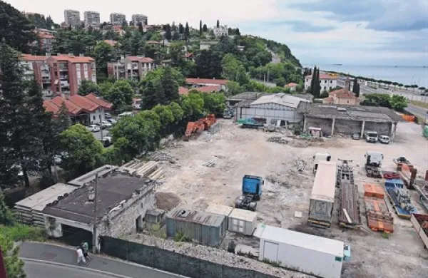 Anketa je jasna: krajani si na mestu Slavnikovih garaž želijo zelenje in  družbene  vsebine