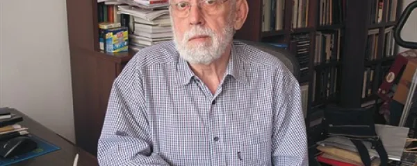 Andrej Inkret: “Ponatis Pahorjevega zbornika o Kocbeku kot 'pričevalcu našega časa' nas  opominja na prvi strani na naš izgubljeni zgodovinski spomin, na drugi strani pa na naš neporavnani etični oziroma civilizacijski dolg do zgodovine.”
