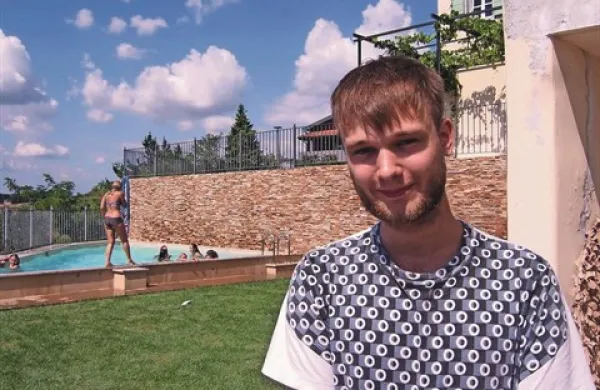 Poljski predstavnik Adam je na Plešivo prišel s še štirimi kolegi Šole za vizualne umetnosti iz Suprasla 