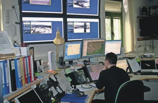 Vseh 13 regijskih centrov za obveščanje z današnjim dnem znova zagotavlja 24-urno delo.