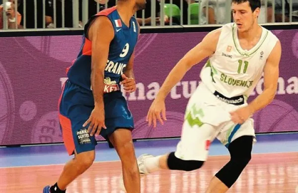 Dvoboj dveh NBA zvezd - Tony Parker proti Goranu Dragiću