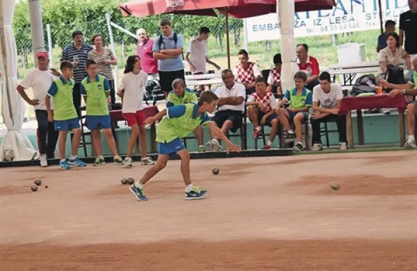 Slovenski balinarji (zeleni) so na turnirju v Vipolžah zasedli 3.  mesto