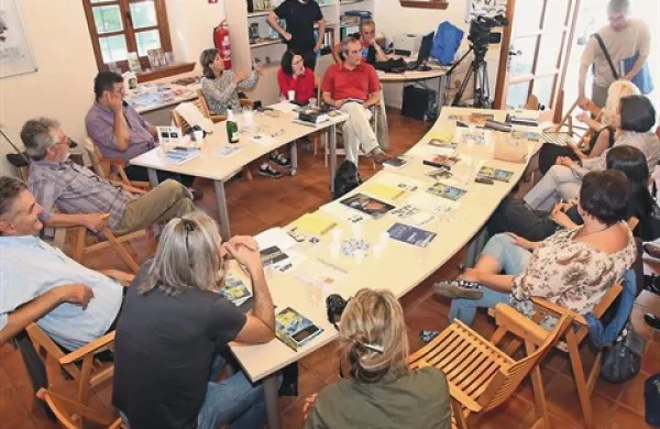 Tudi letošnji 10. mednarodni festival Revija v reviji je potrdil, da so osebni živi jezikovni stiki med narodi srednje in jugovzhodne Evrope nuja