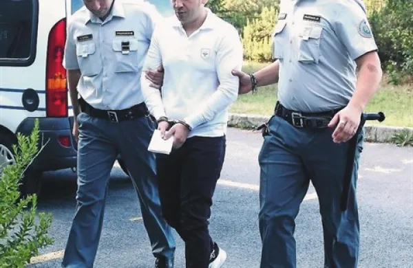 Patricka Dorija so izročili Italiji, kjer mora odsedeti še vrsto let 