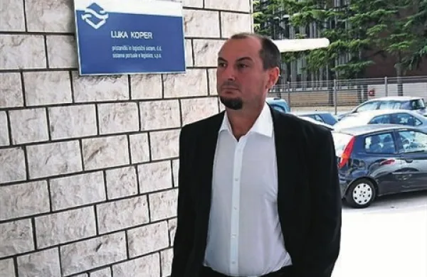 Novoimenovani prvi mož Luke Koper Gašpar Gašpar Mišič je v državnem zboru  podpisal izjavo, s katero se odreka poslanskemu mandatu