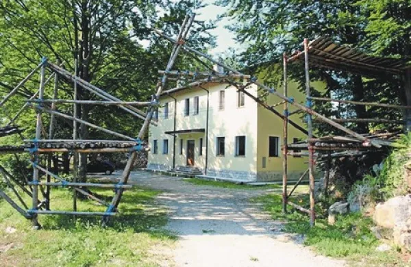 Ob taborniškem domu bodo zgradili še objekt s sanitarijami, kuhinjo, shrambo in pokrito teraso
