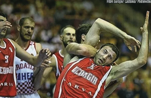 Košarkarji Hrvaške so v drugem krogu prvega dela evropskega prvenstva v Celju (skupina C) premagali Gruzijo s 77:76 (17:15, 35:34, 50:52).