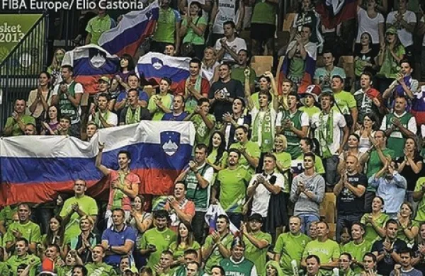 Prvih dvanajst tekem eurobasketa  je  obiskalo 30.000 ljubiteljev košarke