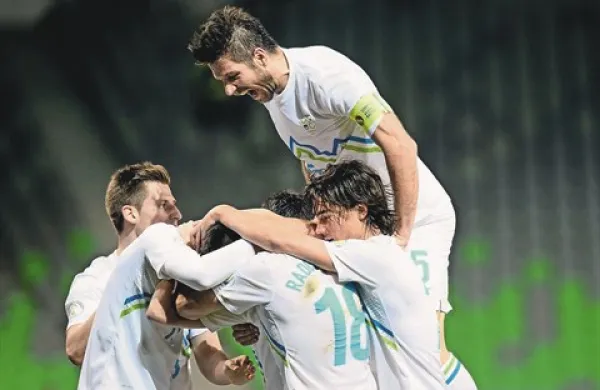 Bodo   tudi po drevišnji tekmi proti Albaniji slovenski reprezentanti imeli razlog za veselje?