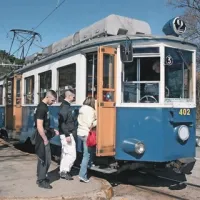 Openski tramvaj, ki je potnike prevažal od leta 1902, je  simbol in turistična atrakcija Opčin