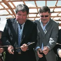  Sežanski župan Davorin Terčon (levo) je o novi zaposlitvi svojega brata Vojka (desno) dejal: “Mar ne sme, ker je moj brat,  v Sežani dobiti službe?”