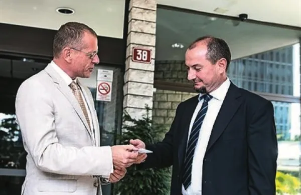 Bojan Brank  in Gašpar Gašpar Mišič - primopredaja, po kateri se je kresalo nekaj iskric