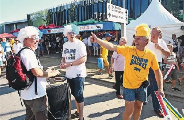 Med privrženci različnih reprezentanc ni sovraštva, temveč vlada prijateljstvo