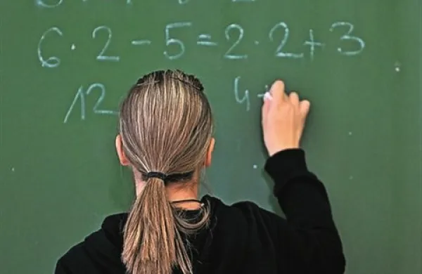 Za elektronsko obveščanje o ocenah se morajo izreči starši