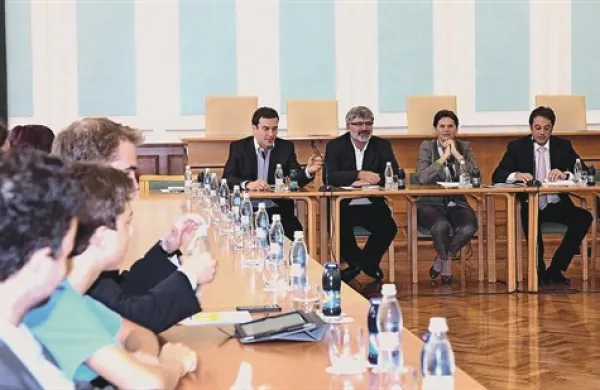 Predsednica vlade je največ časa namenila  srečanju z mladimi