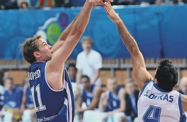  Petteri Koponen (levo) je bil glavno orožje Finske