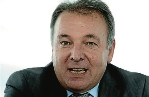 Vlada je pri poslancu SDS Andreju Širclju ugotovila nezdružljivost njegove poslanske funkcije s položajem neizvršnega direktorja Družbe za upravljanje terjatev bank (DUTB)
