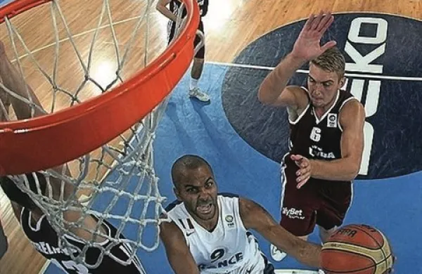 Tony Parker je včeraj za Francijo dosegel 23 točk