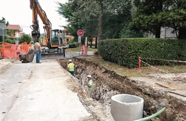 Čeprav je Ulica Istrskega odreda v teh dneh še vsa razkopana, naj bi  rekonstrukcijo končali že prihodnji mesec  