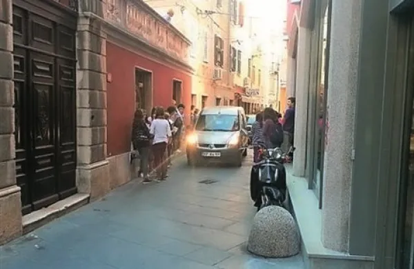 Župančičeva ulica v Piranu bo v petek zaprta za promet