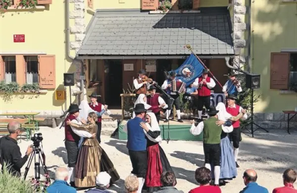 Obletnico doma so proslavili, kot se spodobi