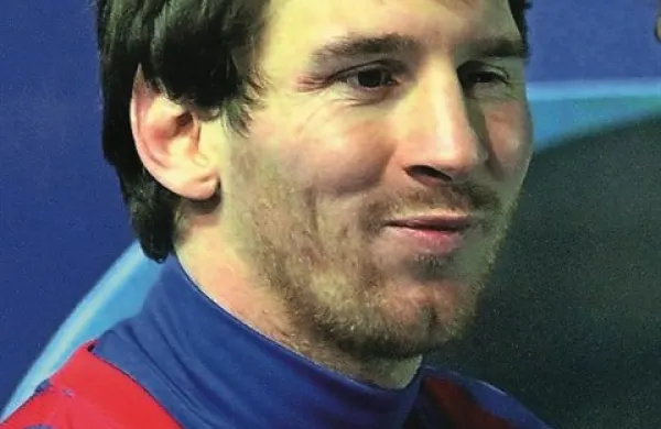 Le dan za tem, ko je Portugalec Cristiano Ronaldo na tekmi lige prvakov v Carigradu za Real dosegel hat-trick, je zvezdnik Barcelone Lionel Messi vse spomnil, kdo je dobitnik štirih zaporednih nagrad zlata žoga za najboljšega nogometaša na svetu