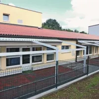 Vrtec Komen je po zadnjem posegu sodobna vzgojno varstvena ustanova, ki zadošča vsem normativom