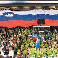 Slovenski navijači so v Stožicah pripravili res izvrstno vzdušje