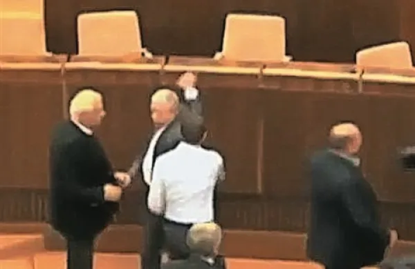 V slovaškem parlamentu so ta teden zapele pesti