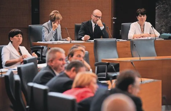 Boštjan Jazbec je poslancem utemeljeval, zakaj je nadzorovana likvidacija boljša rešitev, kot bi bil stečaj 