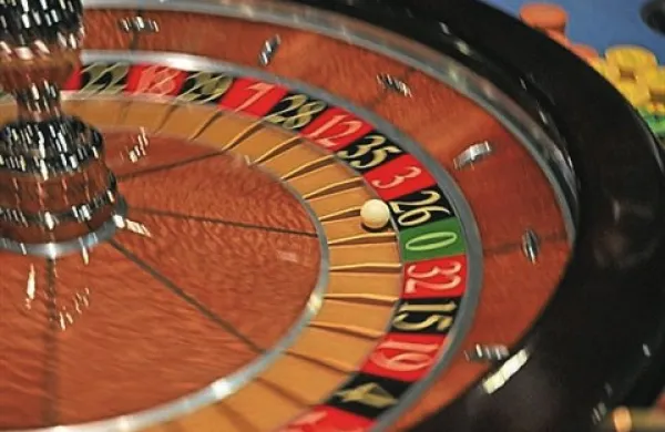 31-letni varnostnik podjetja Sokol Marić iz hrvaške Istre je pred desetimi dnevi ukradel vrečo s približno 140.000 kunami in vse zapravil v casinoju