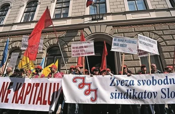 Protestnega shoda upokojencev, ki ga je za sredo napovedal sindikat upokojencev, ne bo. Se pa bodo v sindikatu pridružili demonstracijam, ki jih v novembru organizira ZSSS.