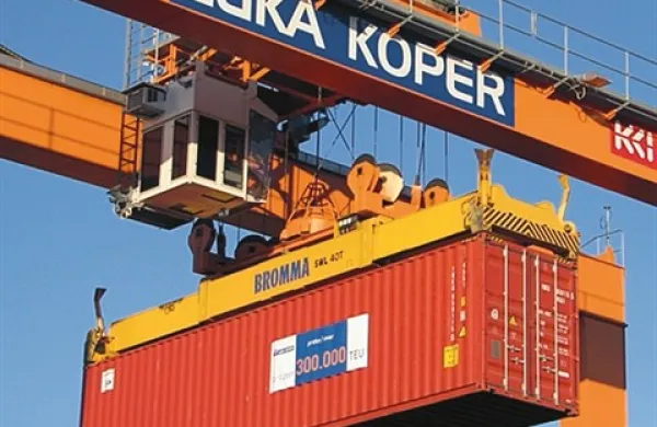 V Luki Koper so dobili bronasto priznanje za  tester  prijemal za kontejnerje 