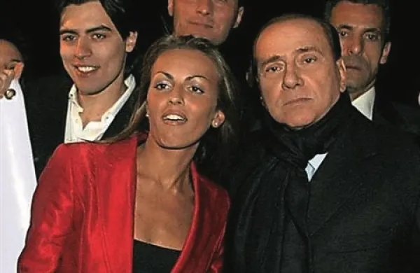 28-letna Francesca Pascale je v nedavnem intervjuju razkrila, da njuna ljubezen ni naključje, tako kot naključju ne želi prepustiti niti poroke