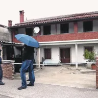 Policisti so pokojnega Oliankija Vatovca našli v mlaki krvi, z močno poškodovano glavo. Zanj so bili usodni udarci s topim predmetom. 