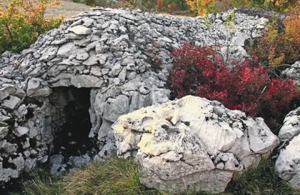 Med kulturnimi značilnostmi Krasa, ki pa jih bodo izpostavili na 700 hektarjih velikem območju tako imenovanega Živega muzeja na Gropajski gmajni pri Sežani, bodo tudi pastirske hiške 