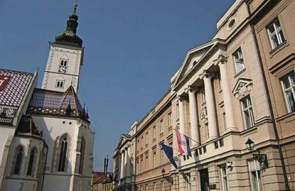 Hrvaški sabor naj bi v prihodnjih dneh spremenil sporno določilo v zakonu o pravosodnem sodelovanju v kazenskih zadevah s članicami EU. Evropski priporni nalog naj bi uveljavili s 1. januarjem 2014.