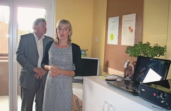 Postojnski dnevni center za otroke in mladostnike sta včeraj odprla župan Jernej Verbič in direktorica Centra za socialno delo Patricija Može