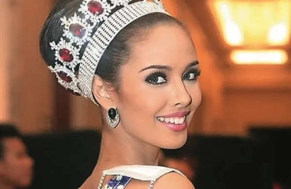 Filipinska predstavnica je bila v današnjem bleščečem zaključku izbora na indonezijskem otoku Bali okronana za novo miss sveta