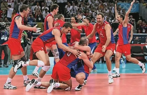 Rusi so v finalu evropskega prvenstva na Danskem in Poljskem v Koebenhavnu premagali drugo najuspešnejšo reprezentanco na prvenstvih Italijo s 3:1 