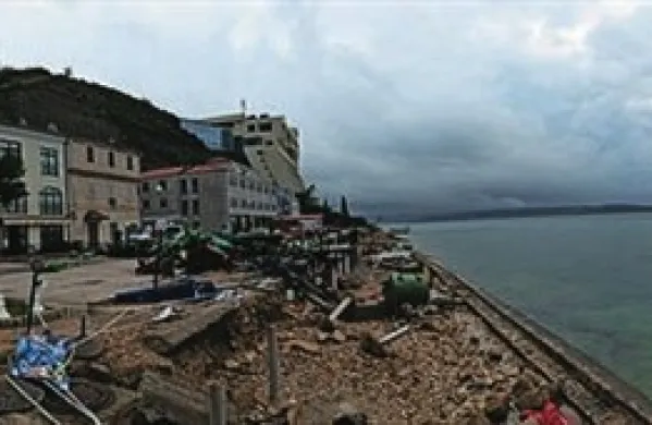 Močan veter pusto&scaron;il po Piranu
