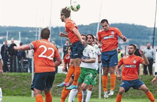Ankarančani (v oranžnem) v obrambi ostajajo nezanesljivi