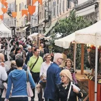 Raštel spet poln ljudi - kot v starih časih neizbežnih čezmejnih nakupov