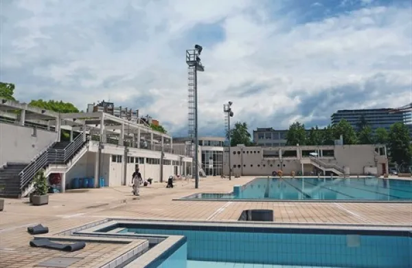 Kot kaže olimpijskega bazena ne bodo prekrivali z balonom, na občini pa preučujejo možnost, da bi postavili manjšega,  pokritega. Kdaj bi se to zgodilo,  bo odvisno od tega, koliko bi stal.