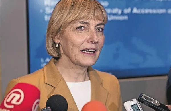 Hrvaška zunanja ministrica Vesna Pusić in njen namestnik Joško Klisović sta  v Zagrebu predstavila nov sistem hrvaške gospodarske diplomacije, s katerim nameravajo prispevati h krepitvi hrvaškega gospodarstva