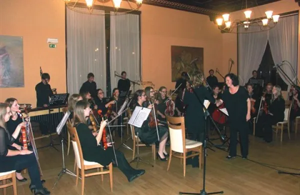Godalni orkester Glasbene šole Postojna letos praznuje 25-letnico delovanja